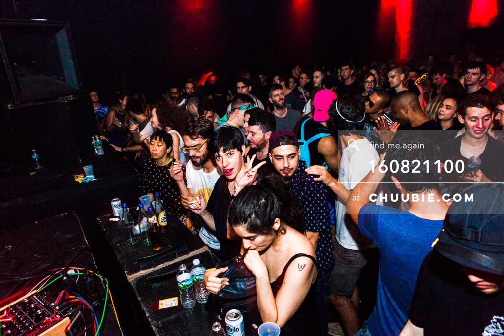 160821100 | 
Clear shot of the crowd dancing with eye contact!
Electric Minds 10: Sublimate with Ben UFO and ... | Team Chuubie