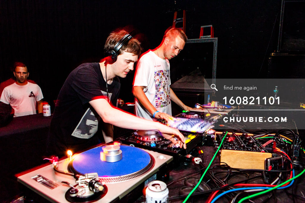 160821101 | 
Ben UFO (Ben Thomson) & Joy Orbison (Peter O'Grady) DJing side by side.
Electric Minds 10: S... | Team Chuubie