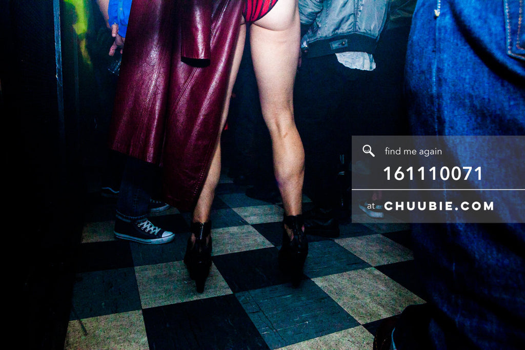 161110071 | Burgundy leather coat, black heels, strong calves, perky bum. Tyler showing off her legs on the d... | Team Chuubie
