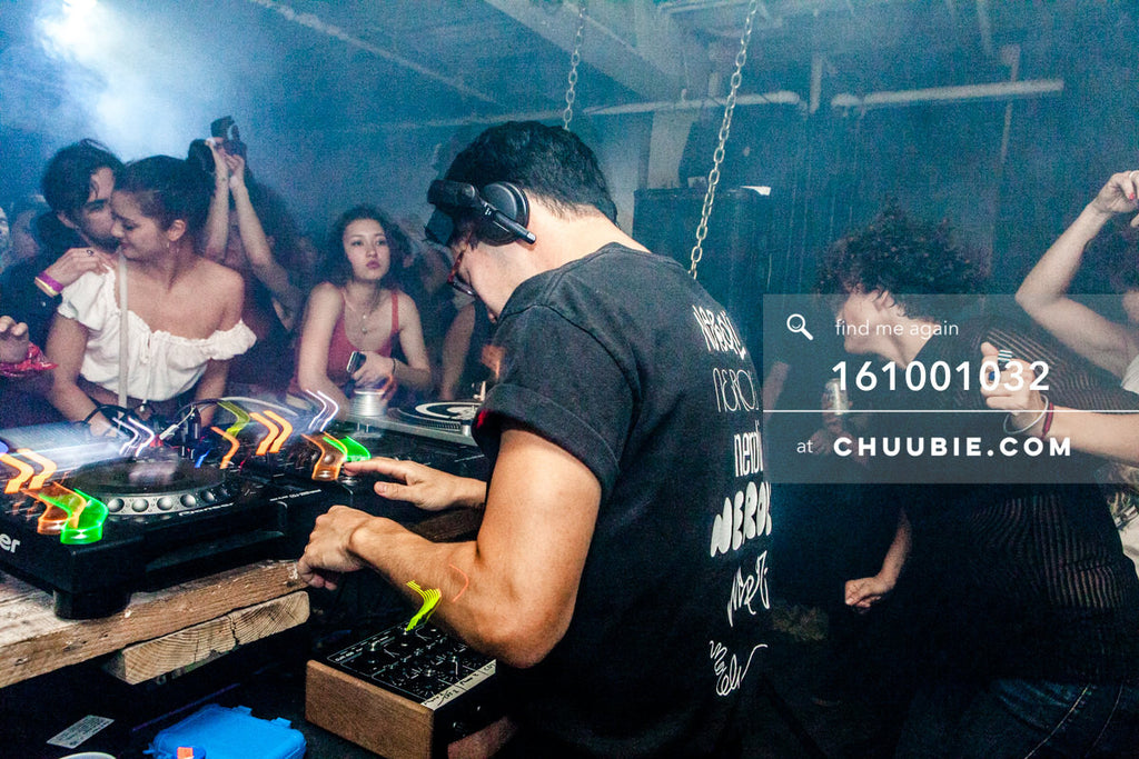 161001032 | 
Ecstatic smiles, arms up womyn power caught in mid-motion action. Dance floor fog, light trails,... | Team Chuubie