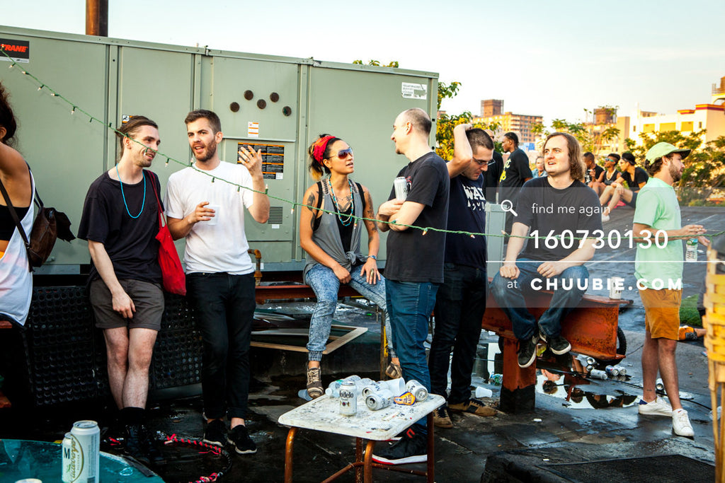 160730130 | Peter Fonda with R. Gamble, Christina Moodust with Isaac Basker, and Albert Freeman chatting duri... | Team Chuubie