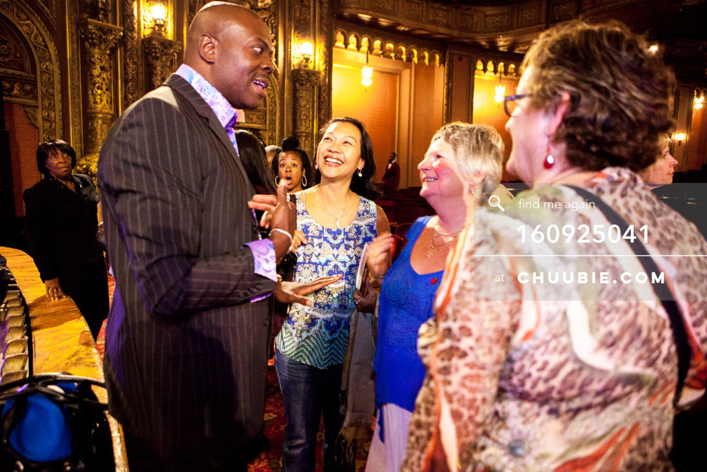 160925041 | 
Post sermon greetings with audience and musical director, Tim McAfee-Lewis.
United Palace House ... | Team Chuubie