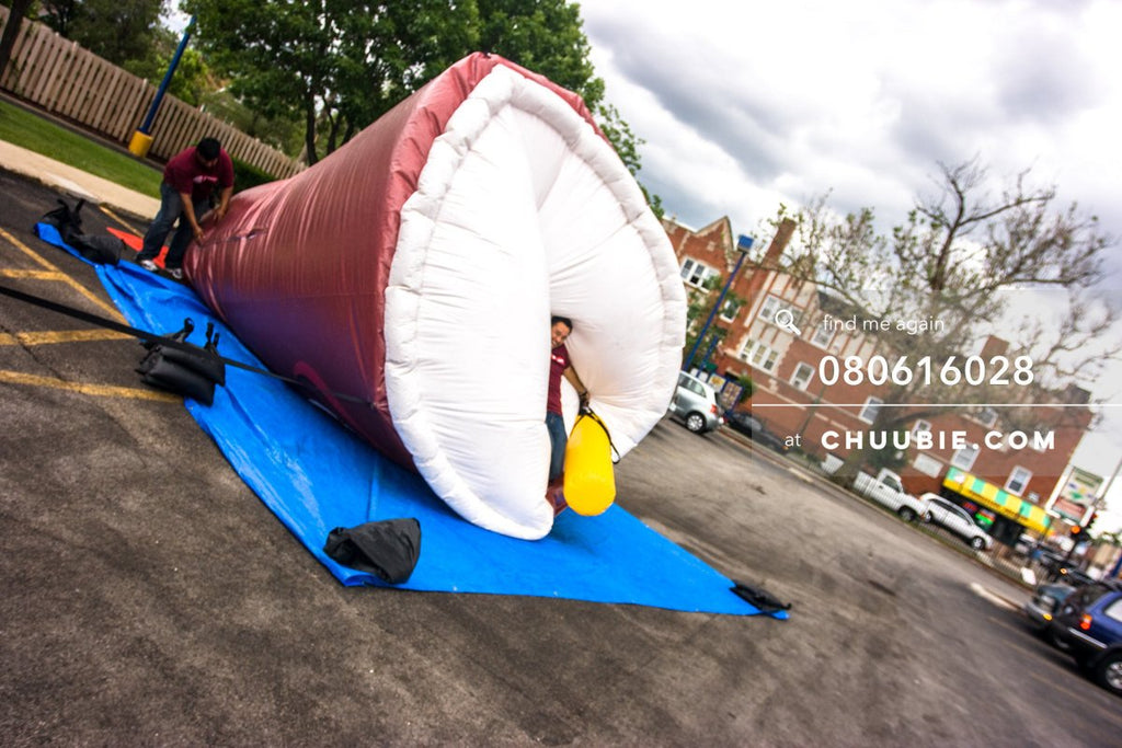 80613028 | 
Crew deflates the giant inflatable Dr Pepper, having some fun!

—Dr. Pepper Sabrosura mobile tou... | Team Chuubie
