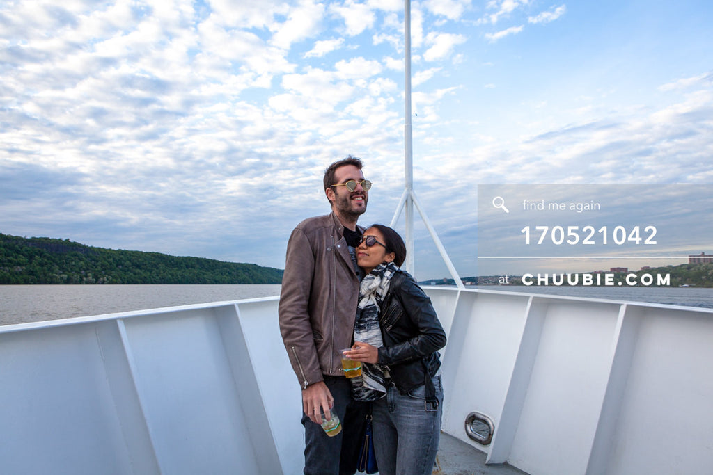 170521042 | 
Portrait of Gattis & Abby on the Hudson River at dusk
— ebb+flow boat party May 21, 2017 | Team Chuubie