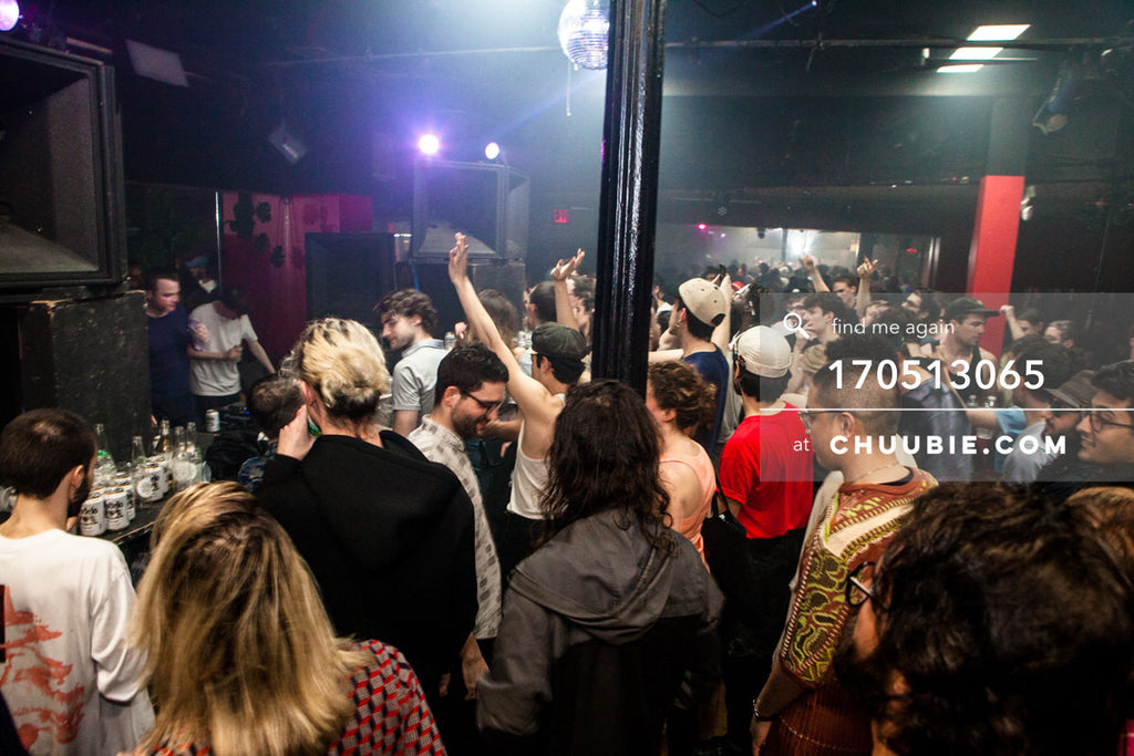 170512065 | 
Crowd applauses as Pearson Sound & Ben UFO finish set at Sugar Hill Disco, Brooklyn.

—Subli... | Team Chuubie